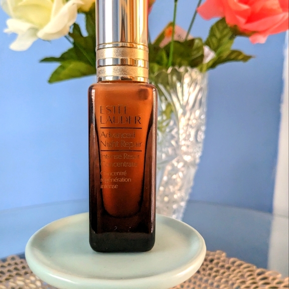 Estee lauder - Picture 2 of 4